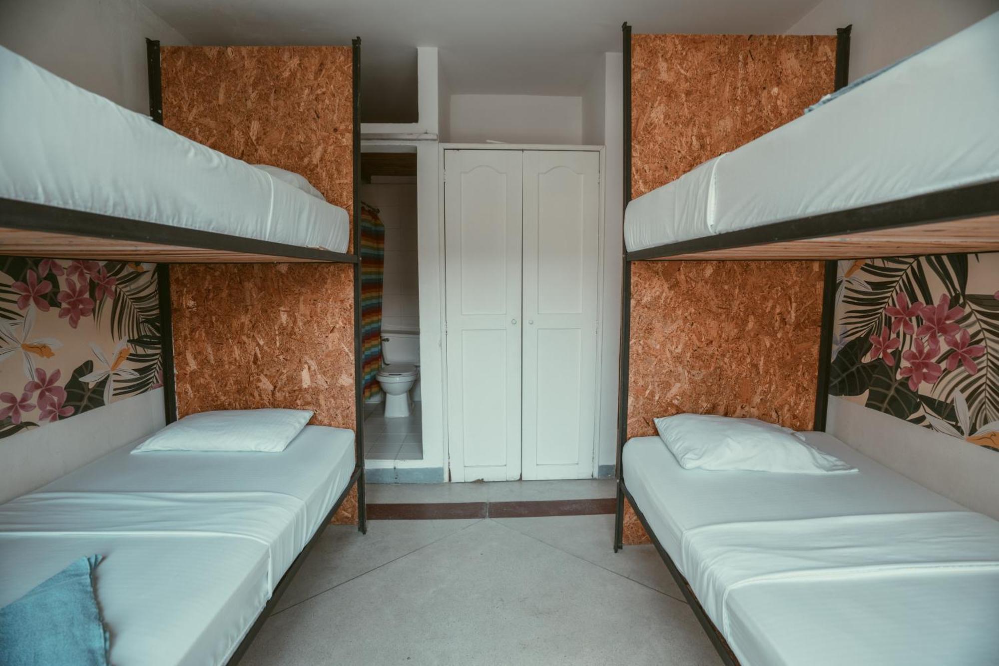 Pura Vida La 70 Guest house Medellin