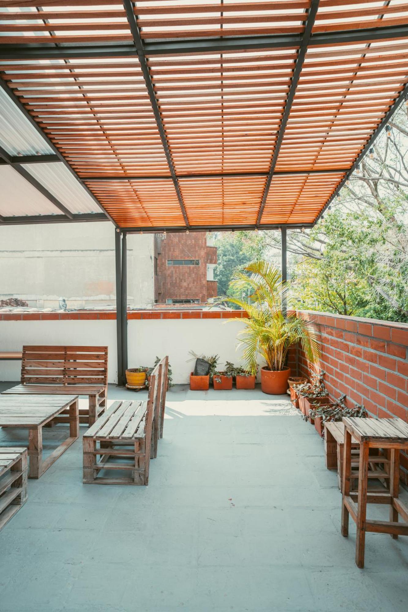 Pura Vida La 70 Guest house Medellin