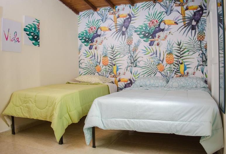 Pura Vida La 70 Guest house Medellin